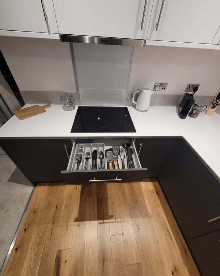 Luxury 1 Bed Apartment In The Centre Of Rochester Rochester  Bagian luar foto